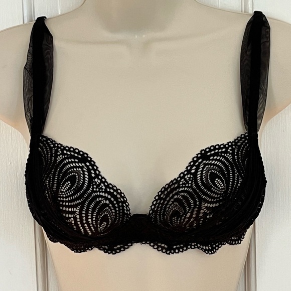 NWT Cosabella Black Peacock Wireless Bra Size Small Lace Scalloped Tulle - Picture 1 of 11